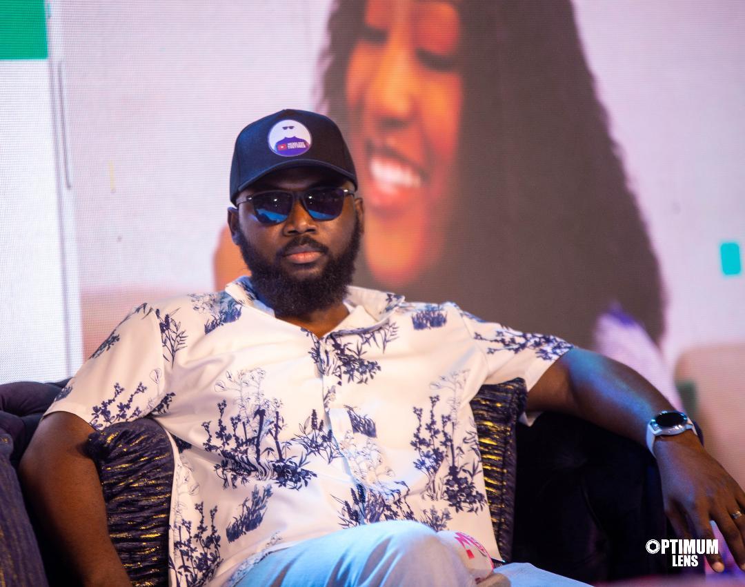 Headless YouTuber tweet media