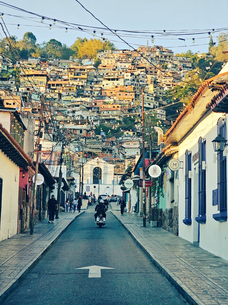RodriguezEnger1's tweet photo. El Hatillo 
●
#fotografía #marzo #arte #fotocallejera #desdelacamara #vida #comunicar https://t.co/Y4xBhkqjkr