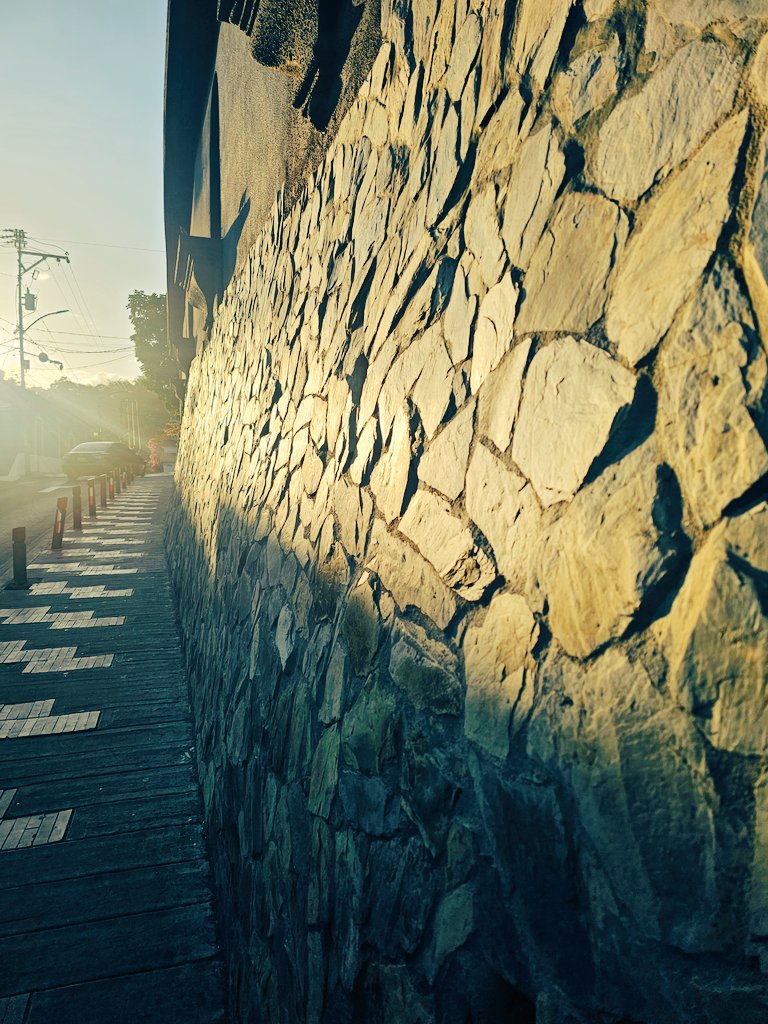 RodriguezEnger1's tweet photo. El Hatillo 
●
#fotografía #marzo #arte #fotocallejera #desdelacamara #vida #comunicar https://t.co/Y4xBhkqjkr