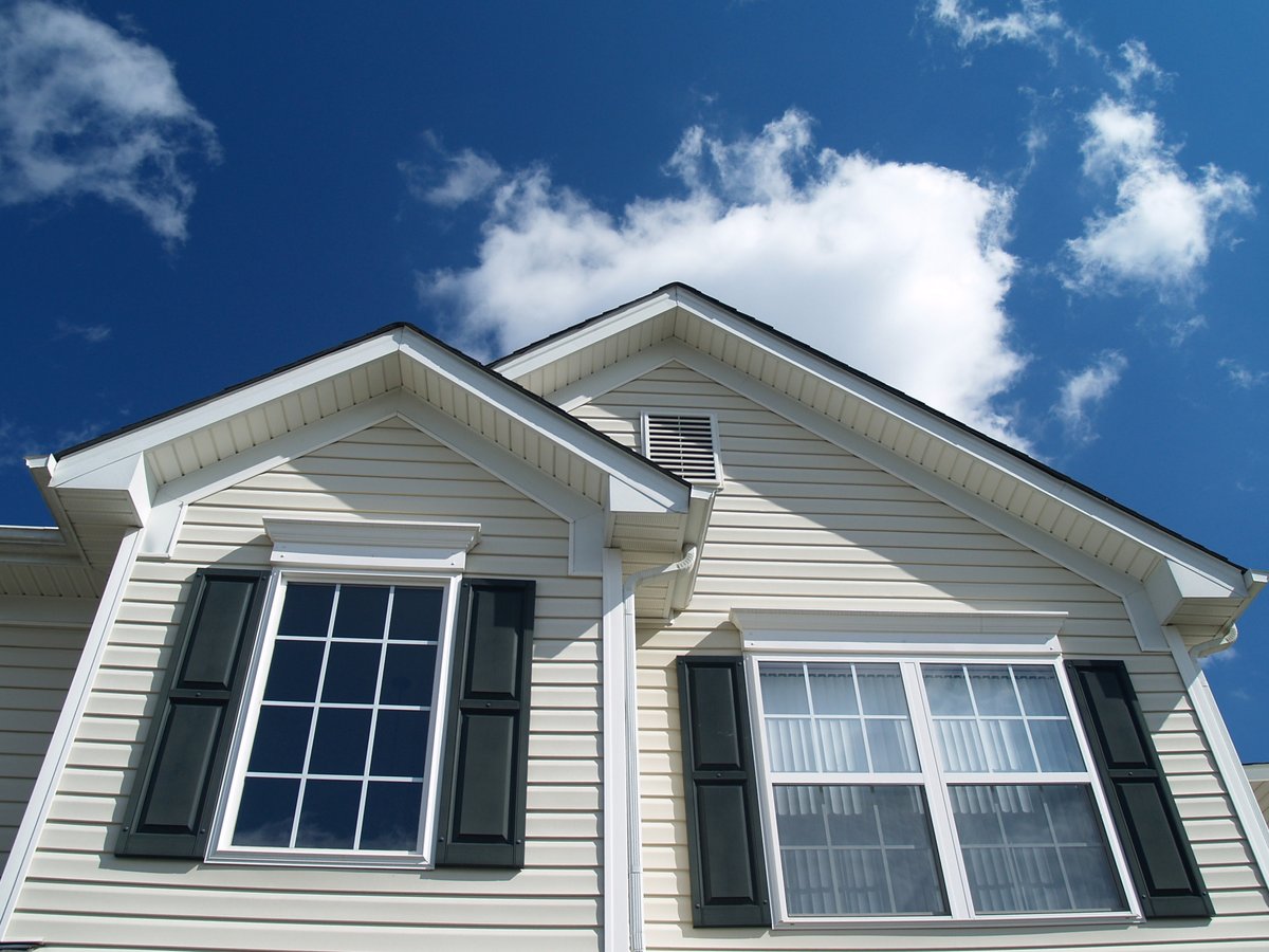 sellingwindows's tweet photo. Nothing refreshes a home’s exterior faster than new windows and doors. Spring is the ideal season to upgrade and increase home value. https://t.co/Oz4QjHaqaq