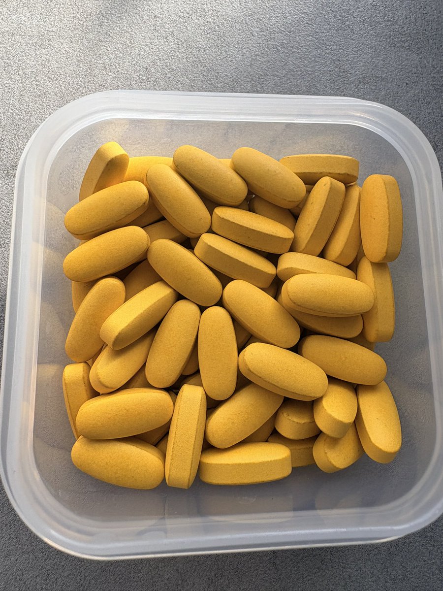 MiriDSpurs's tweet photo. @HB_HereToHelp This is a new batch and it’s they are fine.i have removed them from the bottle https://t.co/VSCa32YZuA