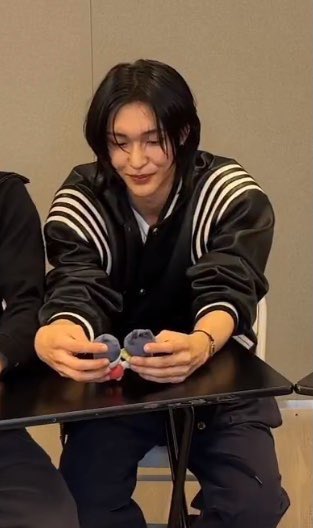 후유 tweet media