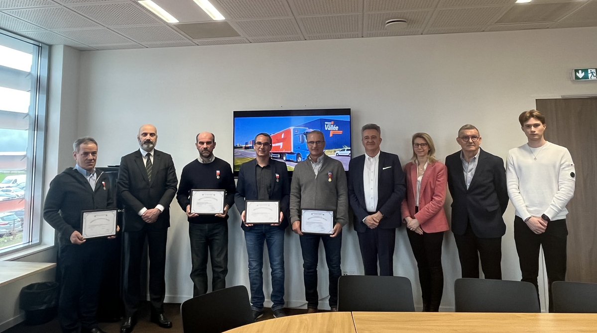 Image de Préfet de l'Eure - #Médailles | Transports Vallée, entreprise familiale classée dans le top 100 du transport routier en