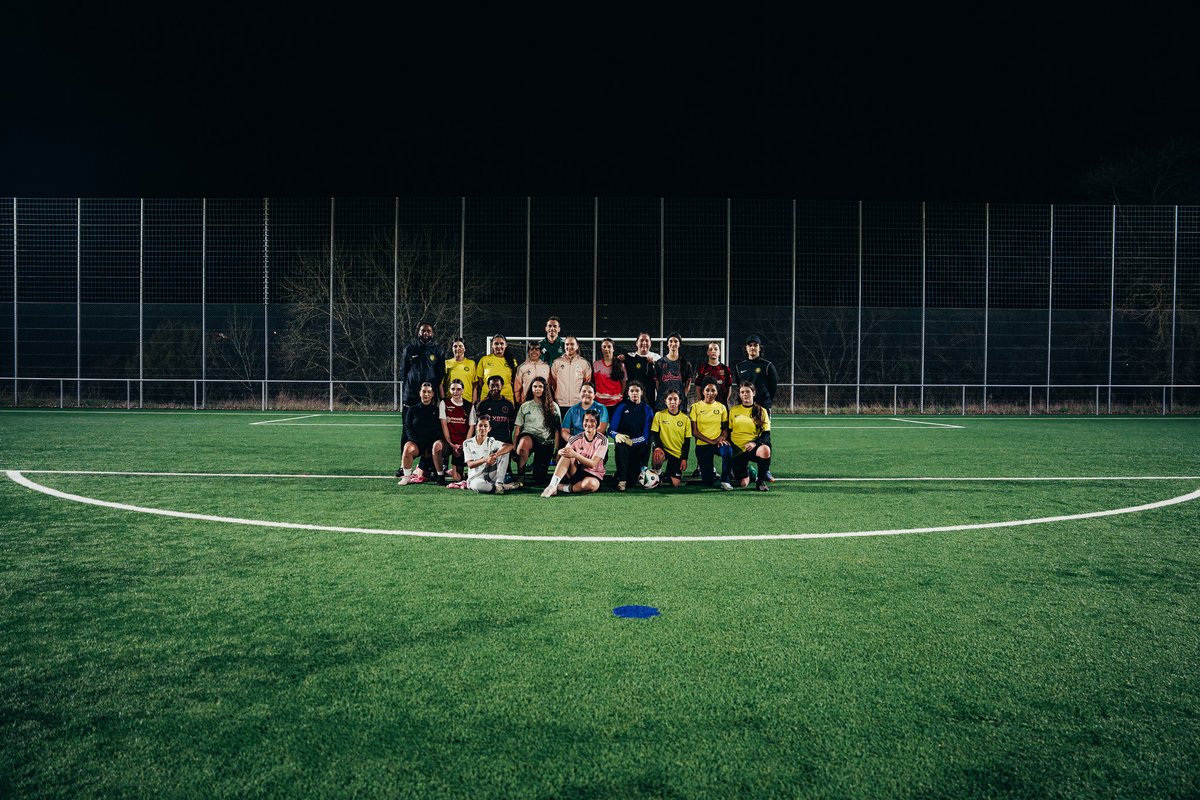ServetteFC's tweet photo. 𝗨𝗕𝗦 𝗚𝗶𝗿𝗹𝘀 𝘁𝗿𝗮𝗶𝗻𝗶𝗻𝗴 - 𝗣𝗮𝗿𝘁 2️⃣📸

Grâce à l’Impact Partner UBS, le SFC et le SFCCF s’investissent pleinement dans la promotion du football féminin dans la région genevoise ✨

#SuperLeague #SFL #UBSSchweiz #Youth #Women #GirlsTraining https://t.co/UZkHHpuYLk