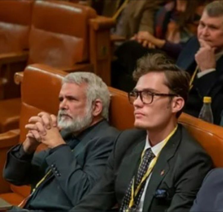 galluzzilucio's tweet photo. disinformazione Covid: #RobertMalone, il controverso medico americano noto per i video dove si presume in maniera infondata che i vaccini possano causare l’infertilità, aumento degli aborti spontanei e altro ancora.
https://t.co/xwTkugBBDn
43/ https://t.co/QWF9SPjzcm