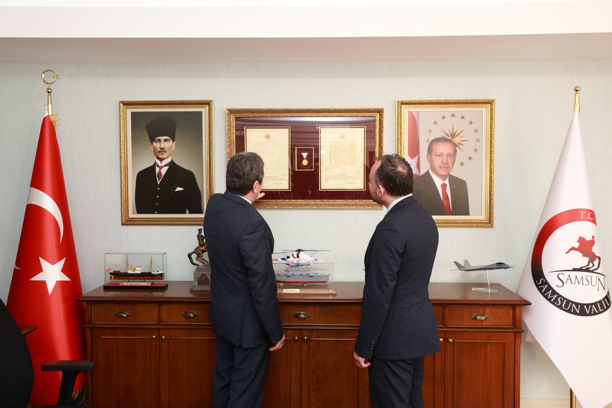 ozvatan_ahmet's tweet photo. Samsun ziyaretimiz kapsamında Samsun Valimiz Orhan Tavlı'yı; Genel Başkan Yardımcılarımız Şükrü Can Atagün ve Ali Seyyar, İl Başkanımız Mustafa Yunus Gonca ve ekibi ile birlikte ziyaret ettik.

Sayın valimize yakın ilgi ve alakaları sebebiyle teşekkür ederim. https://t.co/ZCagrmsRxZ
