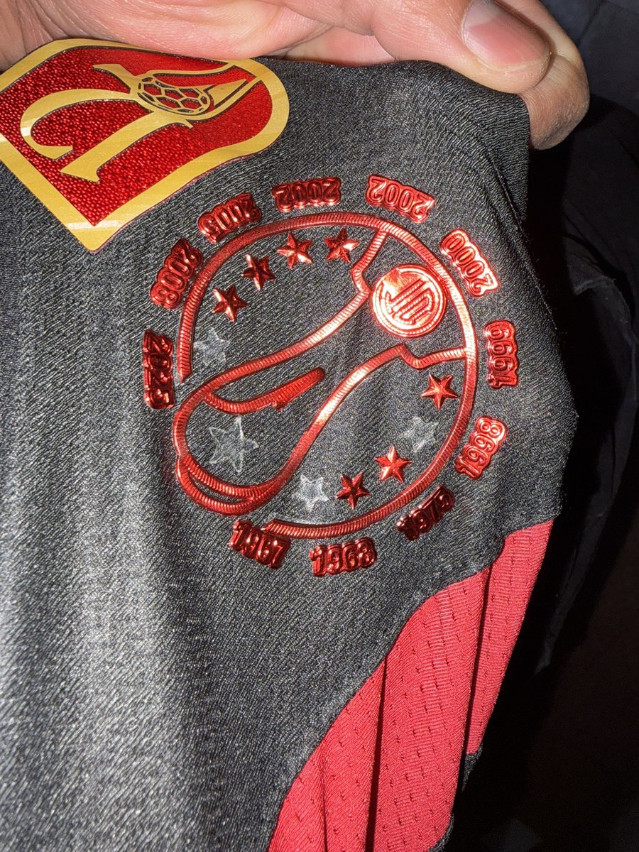 Oficialmente valió verga.
Duro 3 lavadas.

A ustedes ya les pasó lo mismo? #DiablosTwitteros