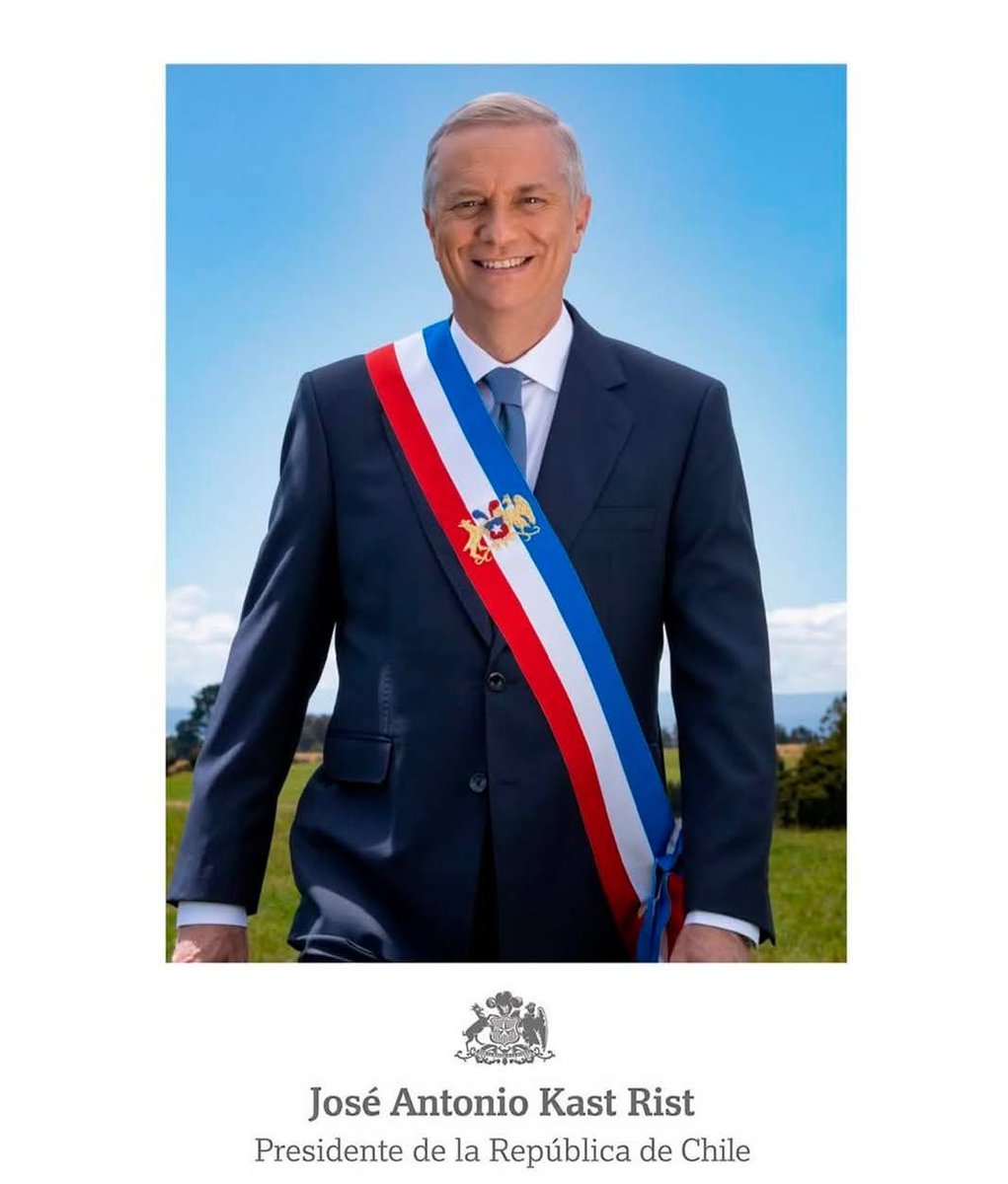 cuartavisionmas's tweet photo. 🇨🇱 Desde hoy, 11 de marzo de 2026, José Antonio Kast Rist es oficialmente el nuevo presidente de Chile.

El nuevo mandatario ha jurado ante el Congreso Nacional tras recibir el poder de manos de Gabriel Boric. https://t.co/k645udl7ww