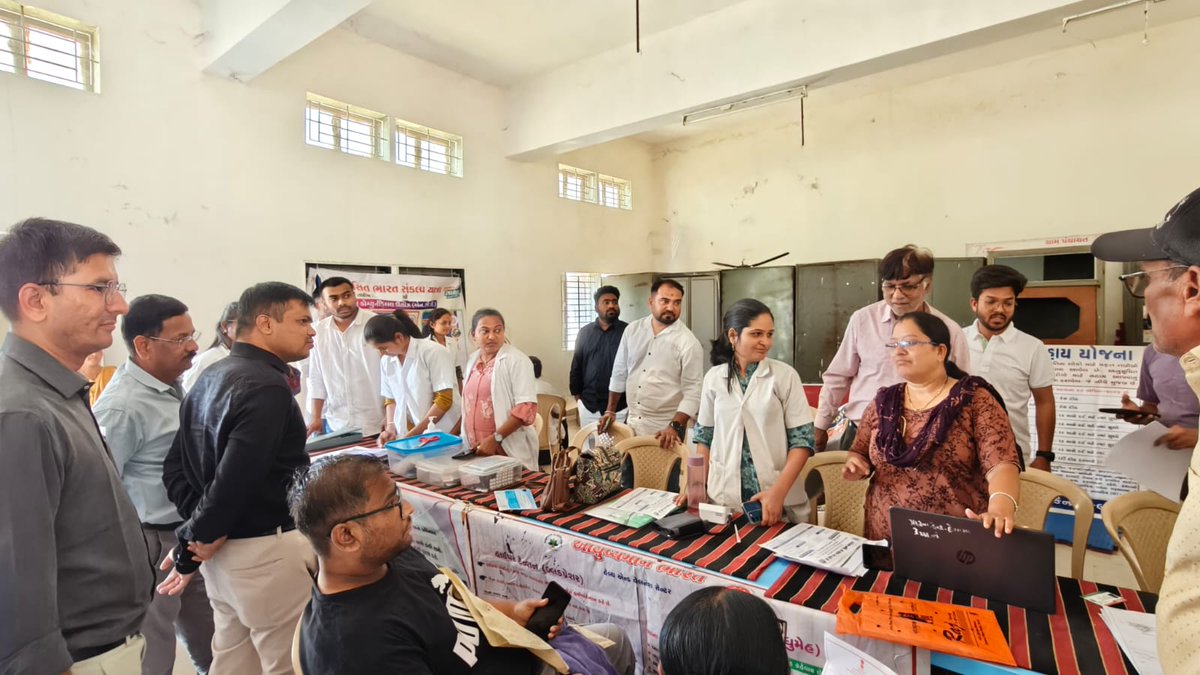 આજરોજ અત્રેના ડિવિઝનના વાલોડ તાલુકાના કમાલછોડ ગામે યોજાયેલ સેવાસેતુમાં મુલાકાત લઈ વિવિધ વિભાગોની કામગીરીની માહિતી મેળવી સુચનાઓ આપી.
<a href="/CMOGuj/">CMO Gujarat</a> <a href="/revenuegujarat/">Revenue Dep. Gujarat</a> <a href="/CollectorTapi/">Collector & DM-Tapi</a> <a href="/RacTapi/">RAC TAPI</a>