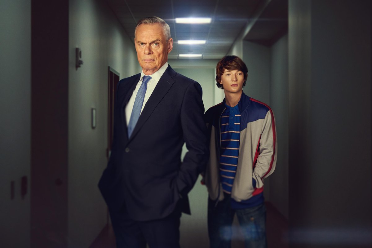 RadioTimes's tweet photo. 5 confirms air date of Huw Edwards drama starring Martin Clunes with new first-look images

https://t.co/bM7bf8oyVc https://t.co/yKAKTTIG9j