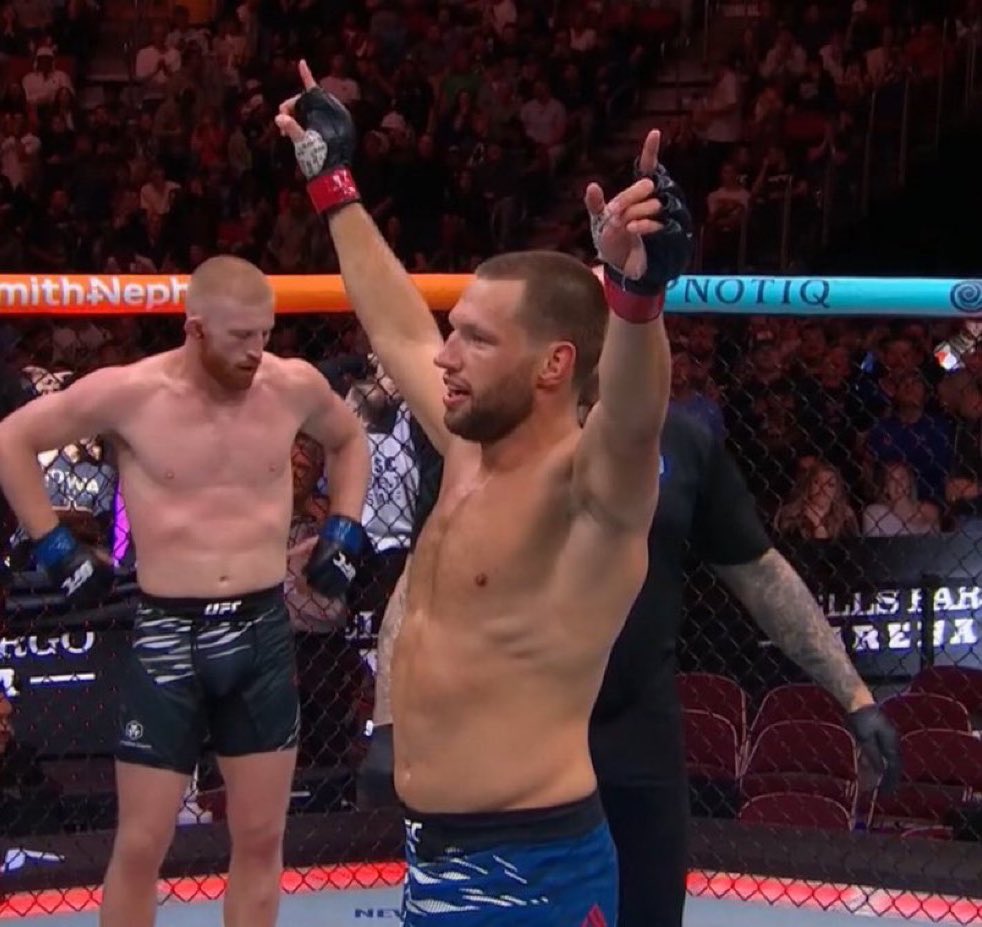 Spinnin Backfist tweet media