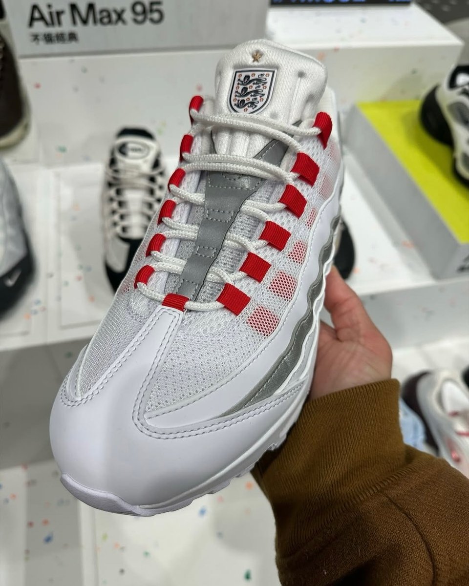 Complex Sneakers tweet media