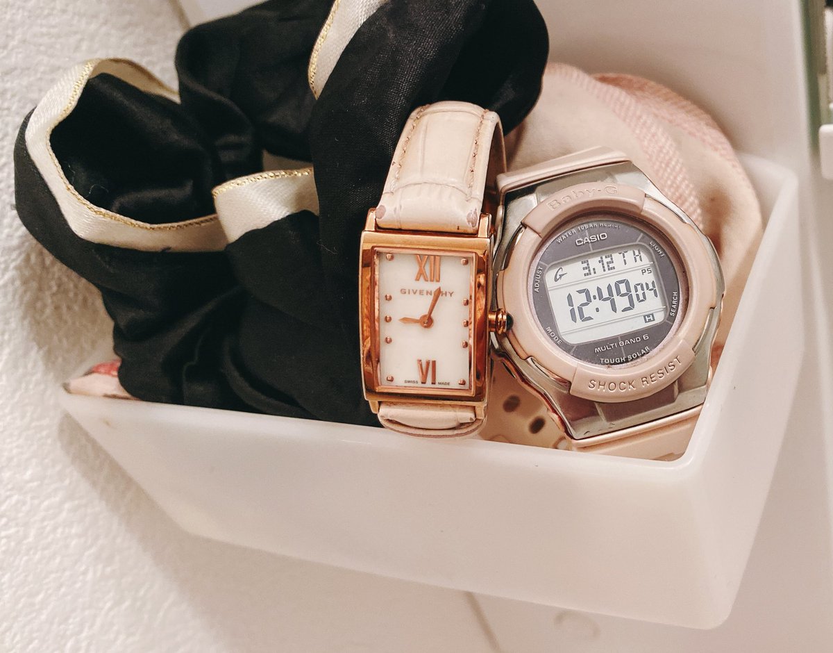 chihayadesign's tweet photo. タイムライン変わってた🫢

ジバンシーの時計が
Baby-Gより8時間50分ほど遅れてる

電池は切れた訳じゃなく
遅れたまま進んでる
Baby-Gは衛星時計で遅れないハズなのに
この1年で1/1に2回ほどリセットされた

こういう不思議なことが時々ある
サイキックの世界🌏

新しいタイムラインに
なったかな https://t.co/kr5cR8bX88