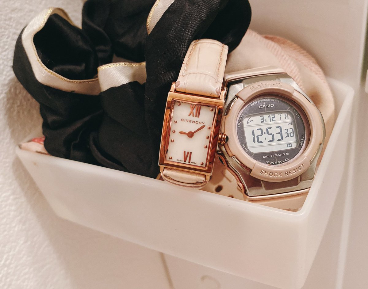 chihayadesign's tweet photo. タイムライン変わってた🫢

ジバンシーの時計が
Baby-Gより8時間50分ほど遅れてる

電池は切れた訳じゃなく
遅れたまま進んでる
Baby-Gは衛星時計で遅れないハズなのに
この1年で1/1に2回ほどリセットされた

こういう不思議なことが時々ある
サイキックの世界🌏

新しいタイムラインに
なったかな https://t.co/kr5cR8bX88