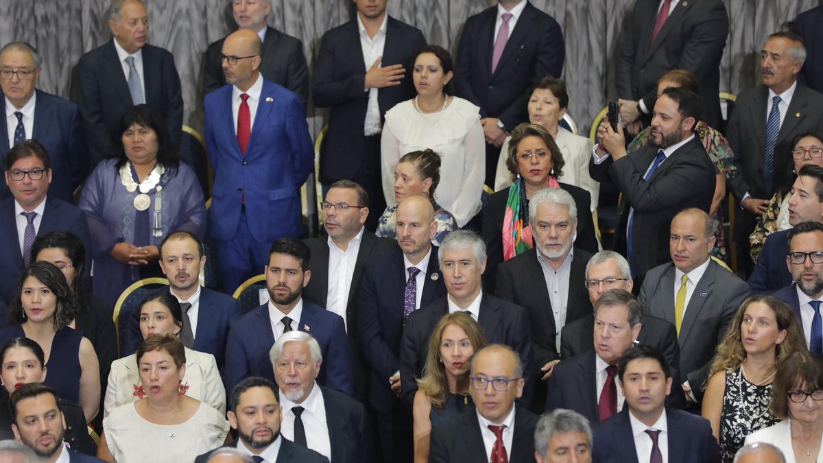 Con emoción y honor participé en la ceremonia de cambio de mando en Chile, reflejo de una sólida institucionalidad democrática. Chile y los Estados Unidos comparten una profunda tradición democrática y un firme compromiso con sus instituciones y el Estado de derecho.