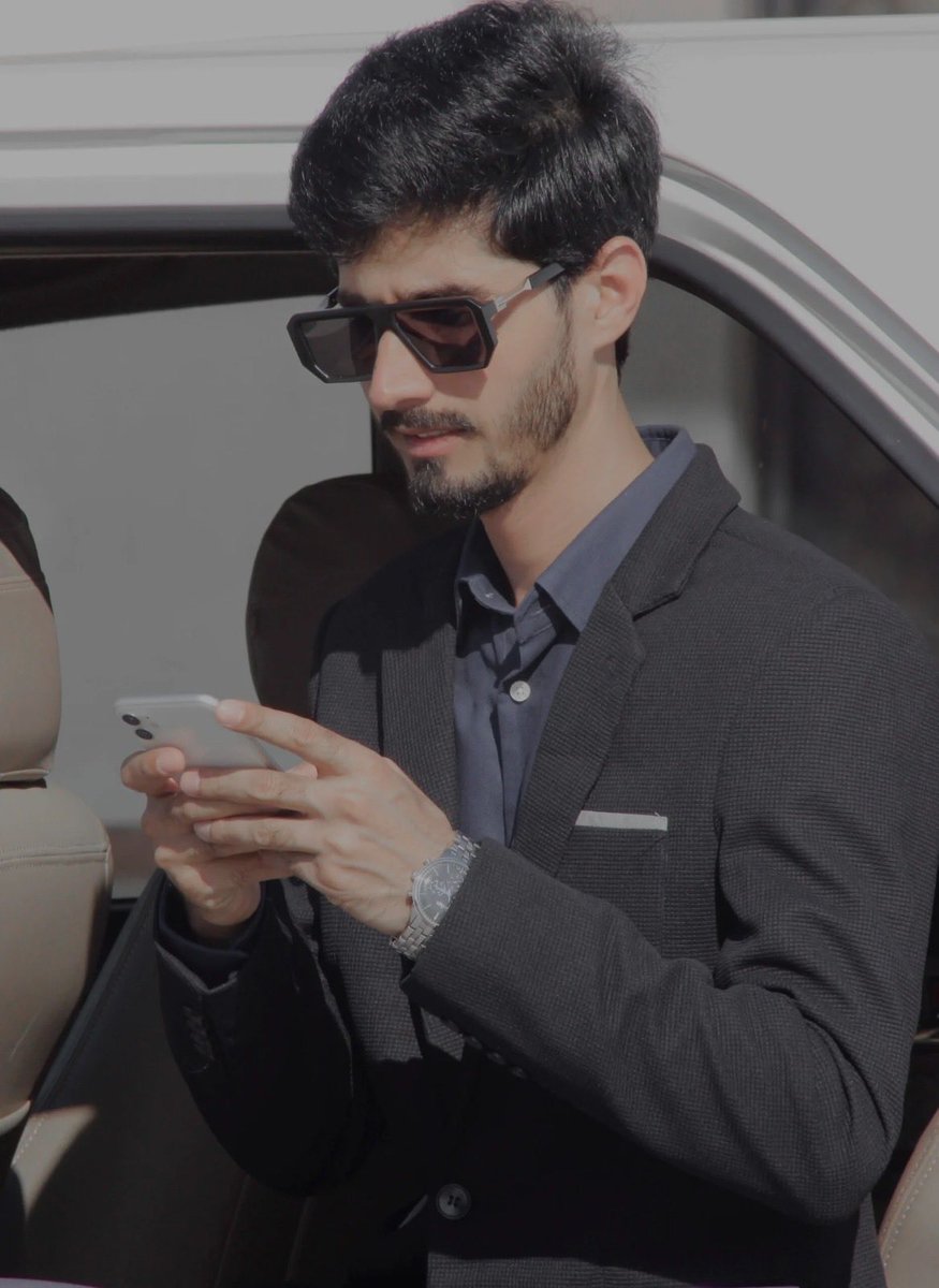 Chaufflor - Chauffeur Service Dubai tweet media