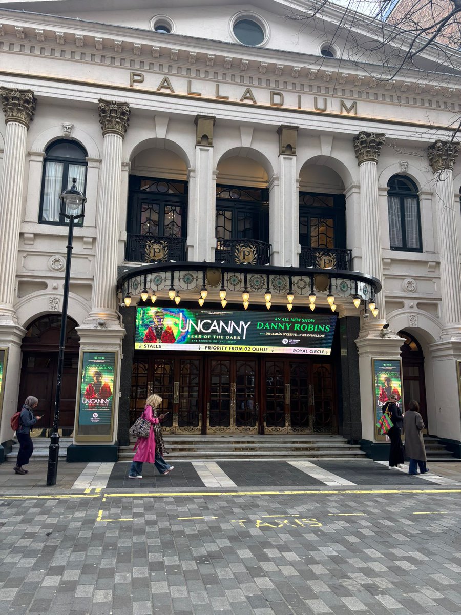 Danny Robins tweet media