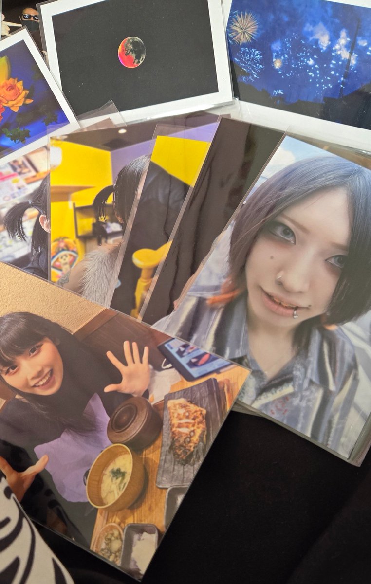 面白い小ネタ。友達が病気で寂しすぎて、写真が手に入るまでブロマイド集めてた。イチレンがテーブルを操作して、私もイチレンを引いた。www。その後、ロミが引かせてくれて、ゆちおみが出た。さらに進んだところで、タカギが助けてくれて、もっと引けた！助けてくれてありがとう。