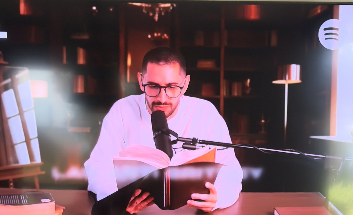 MonsiVila's tweet image. No hay #pyf pero tenemos las crónicas del rey 👑💖 Volve Luzuuu!!! Igual amo verlo a él @fedepopgold #luzutv