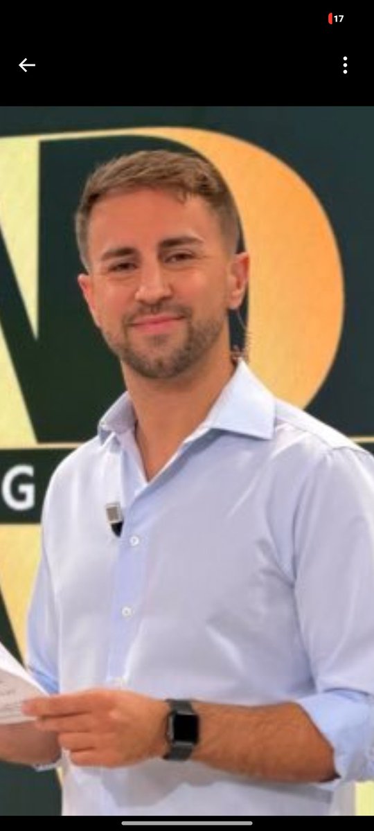 LlibertatCat_'s tweet photo. Aquest senyor amb cara de idiota, és un supremacista Españolot que se'n riu d'una nena malalta que en un hospital no li poden parlar en el seu idioma matern. UNA NENA DE 4 ANYS.  I el fill de puta li fa gracia. Quina ESCORIA SOU @alejandrogueztv Quina ESCORIA @telecincoes https://t.co/s3fsdgVP0I