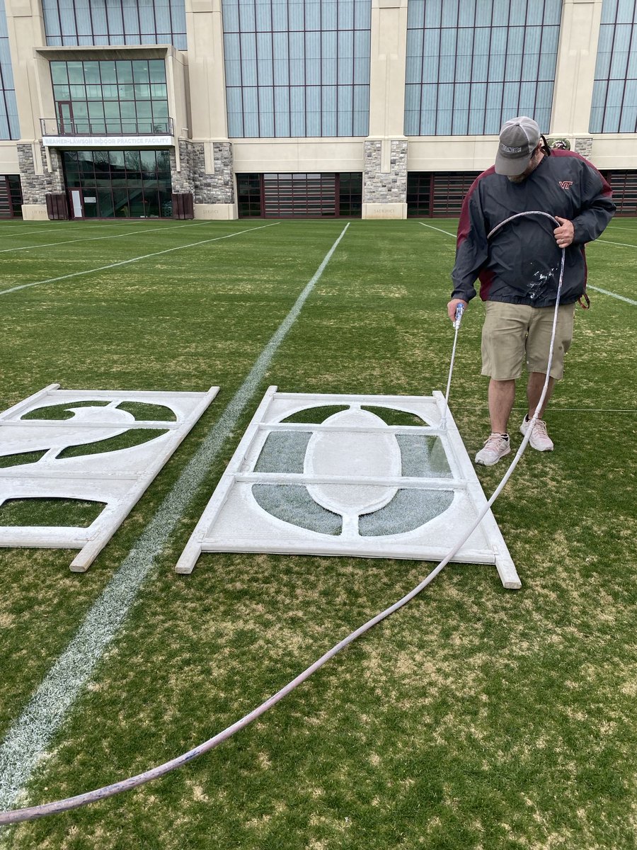 VT Grounds Crew tweet media