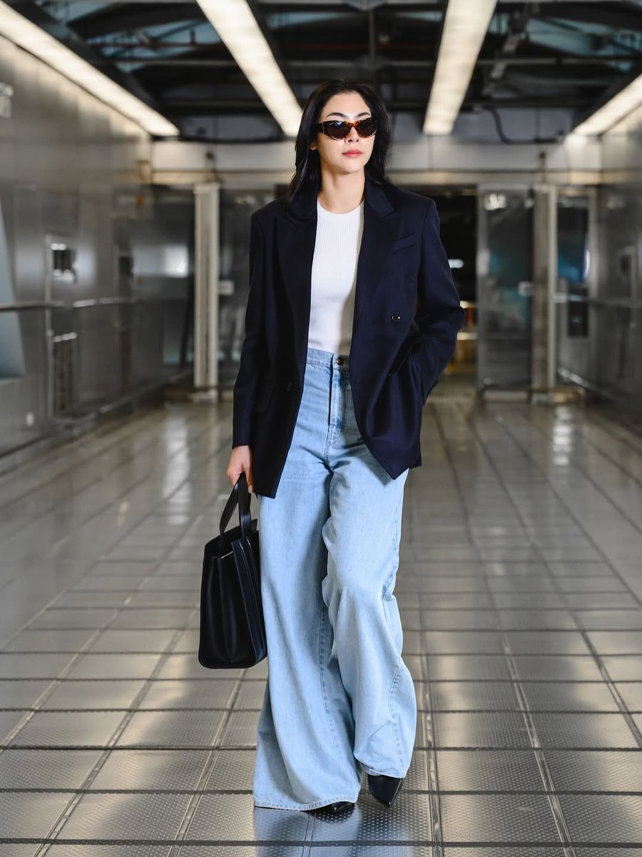AllisonFlo80061's tweet photo. From gate to glam✨ I'm Ready for MaxMara Spring Summer 2026 show https://t.co/cThwsb5FWS