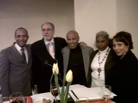 ELL. Elena Larrinaga tweet media