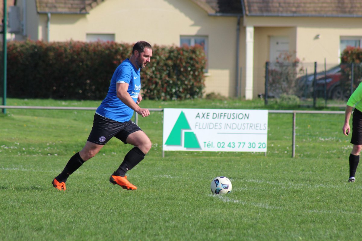 asjuigne's tweet photo. 𝐃𝐢𝐯𝐢𝐬𝐢𝐨𝐧 𝟐 - 𝟏𝟓𝐞̀𝐦𝐞 𝐣𝐨𝐮𝐫𝐧𝐞́𝐞 

📸 Retour en images sur le match de dimanche 🆚 US Villaines Malicorne

✅ Victoire 3-0 

📲 Toutes les photos disponibles sur notre site internet 🤩

Tous derrière l’AS Juigné ! 💜🤍

#unjuignéennelacherien https://t.co/IktdUkQ1Fu