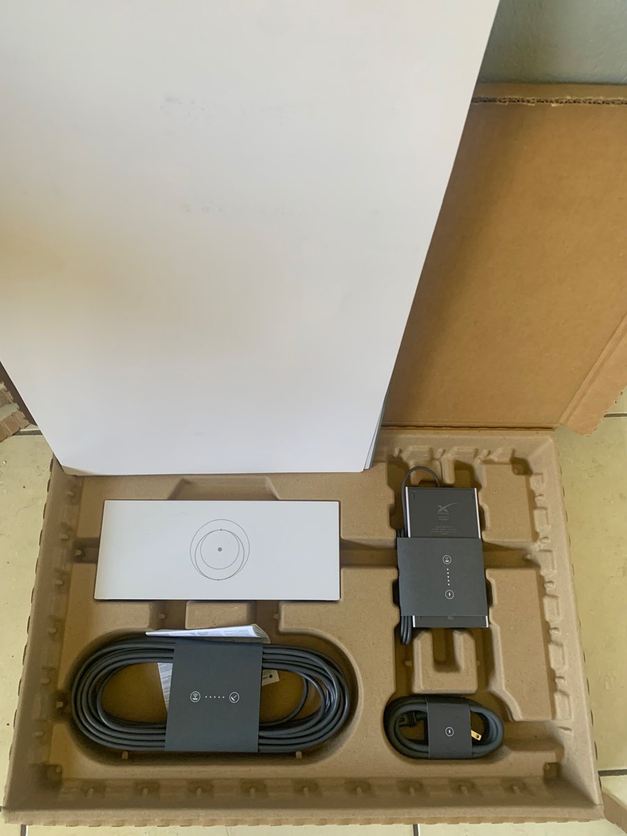 xaviermarchenac's tweet photo. Just unboxed my new Starlink Gen 3 Standard Kit! Looks great @Starlink https://t.co/qcDEXbtVSe