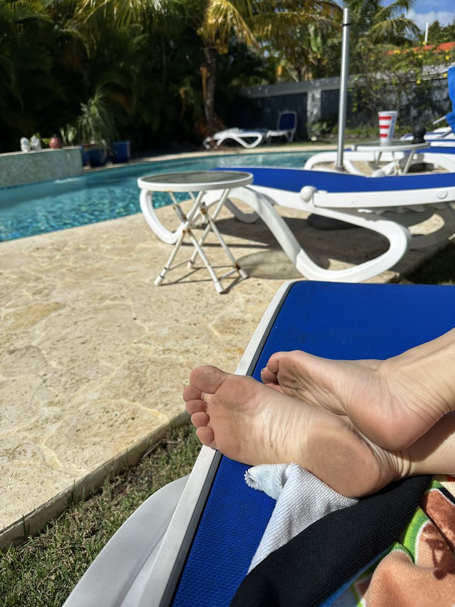 Miss Pixie tweet media