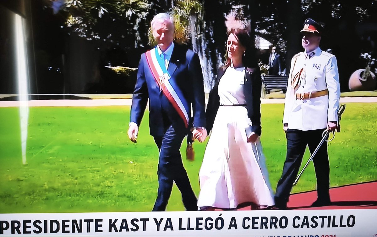 Porfin vuelve la Clase y la Decencia a Chile! 🇨🇱😊

#CambiodeMando
#CambiodeMando2026
Cerro Castillo
Primera Dama
Rey España
José Antonio Kast
Congreso Nacional
Pia Adriazola