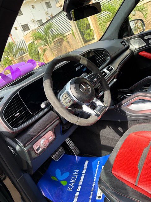 CΗΔPL!N tweet media