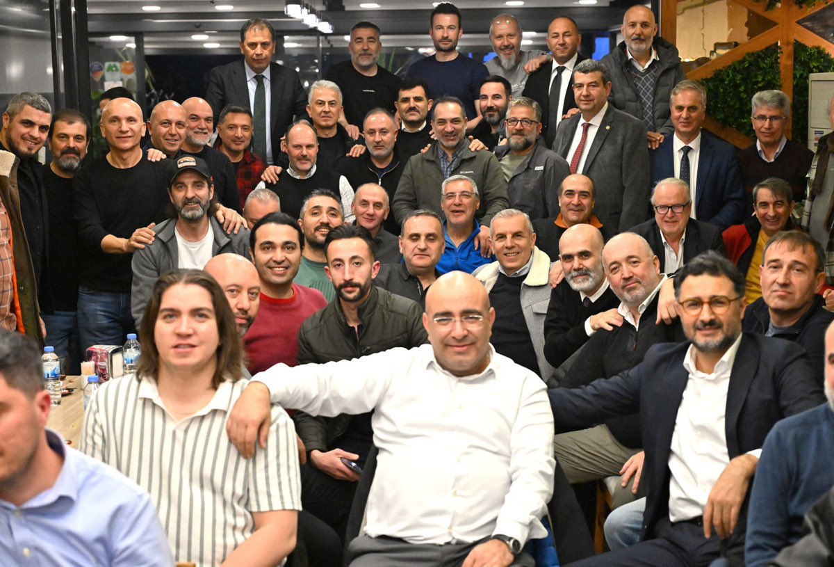 Bilalmetin06's tweet photo. Ankaralı basın emekçileri iftarda bir araya geldi
#türkiye #haber #kameramanları #derneği 
#ankara #basın #emekçisi #thkd https://t.co/Ykuzyc3f1T
