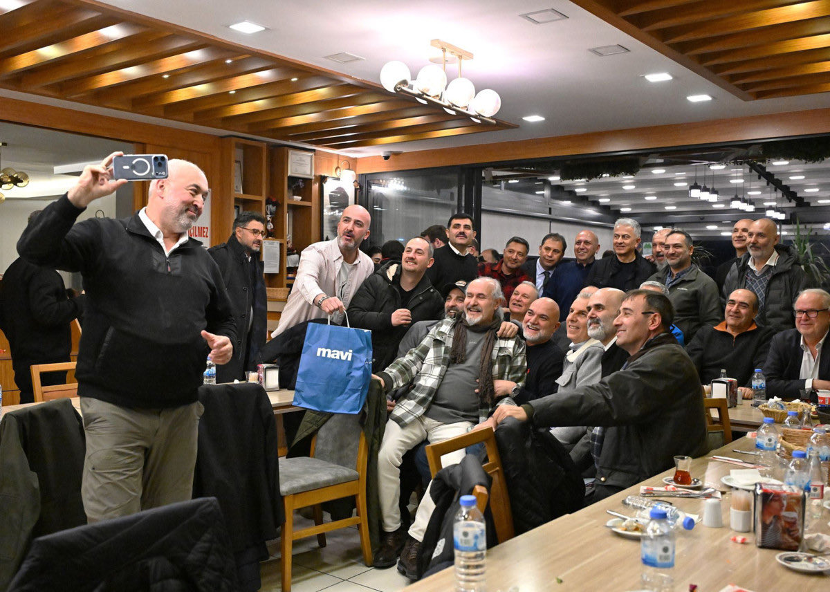 Bilalmetin06's tweet photo. Ankaralı basın emekçileri iftarda bir araya geldi
#türkiye #haber #kameramanları #derneği 
#ankara #basın #emekçisi #thkd https://t.co/Ykuzyc3f1T