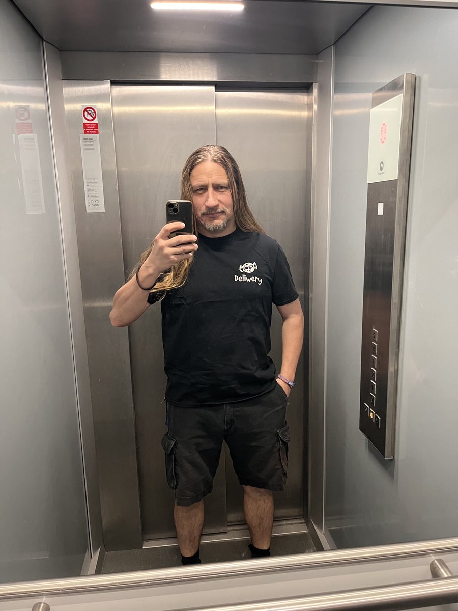 Pražák na vsi tweet media