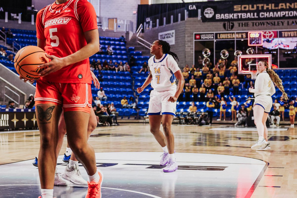 McNeeseWBB's tweet photo. First Half Down 🤝

#GeauxPokes | #WeRunThisRodeo https://t.co/XvTlMPsoby
