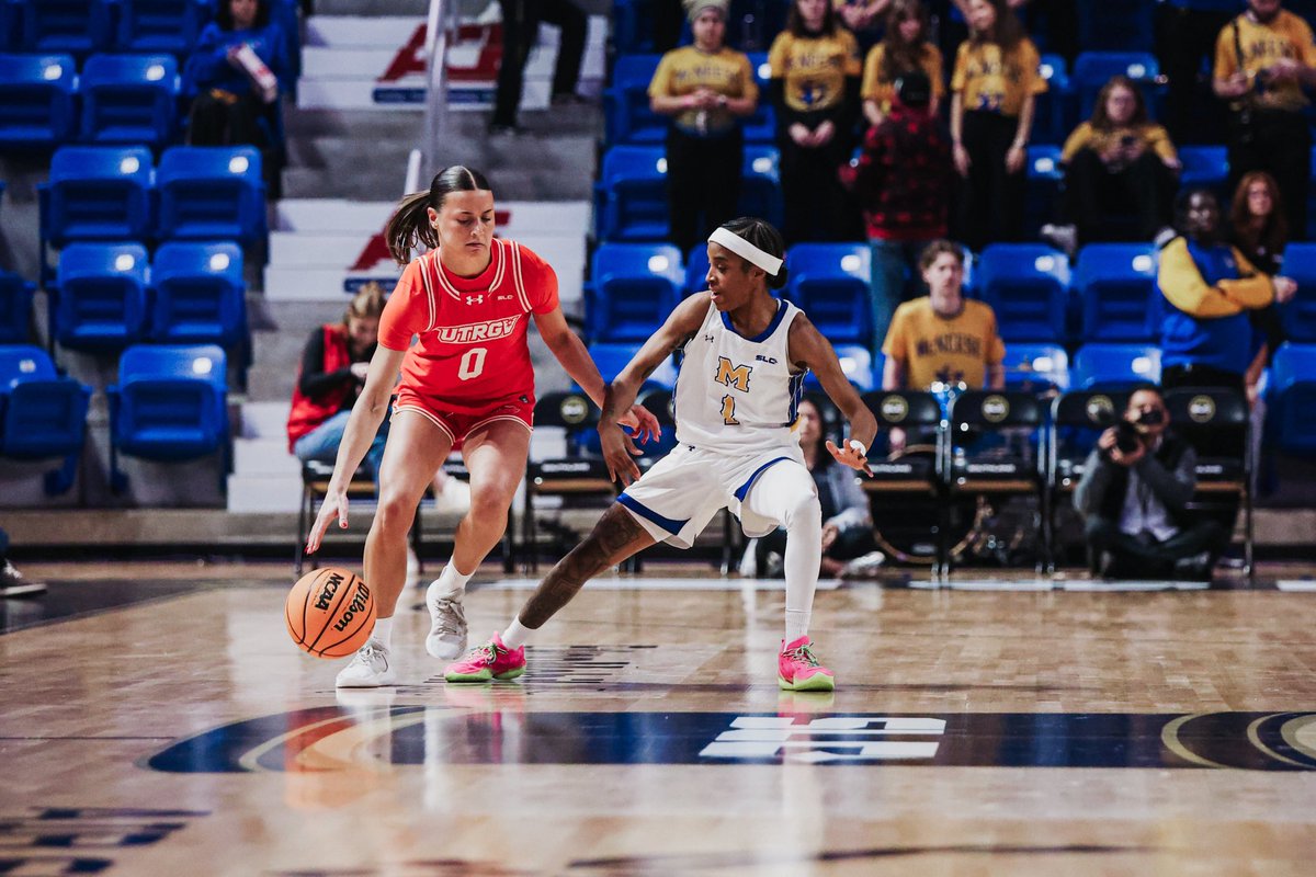 McNeeseWBB's tweet photo. First Half Down 🤝

#GeauxPokes | #WeRunThisRodeo https://t.co/XvTlMPsoby