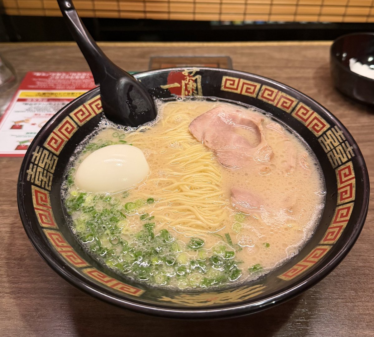 iilovou's tweet photo. eating https://t.co/4LSwvvDr1w
