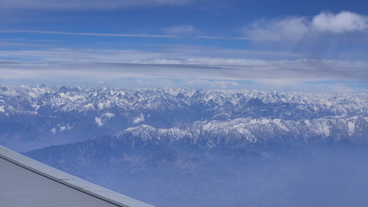 raahhulpuri's tweet photo. Window seat perks..... https://t.co/HeWnZeQaJJ