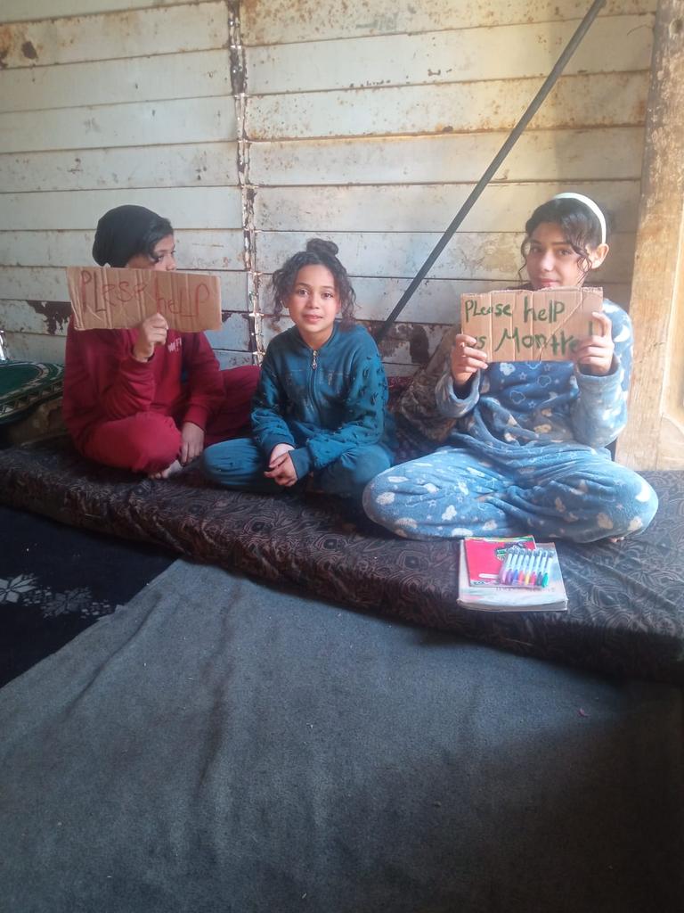 Gulnar_19's tweet photo. Food prices in Gaza have become extremely high and it’s getting harder every day to provide basic meals for my family.
Any help, even a small amount, can help us buy food.
If you can’t donate, please share this post so it can reach someone who might help.🤍https://t.co/LxjJXhv5i2 https://t.co/js104BT6bF