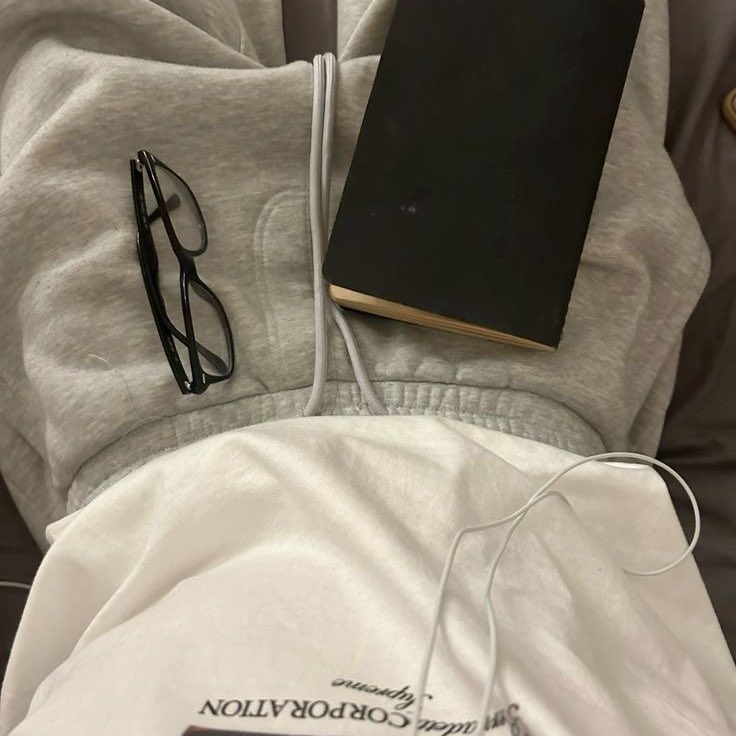 ⠀⠀

                                     —  𝙾𝚗𝚎 𝚍𝚊𝚢
                                    ไทโยหนึ่งวัน  —

⠀⠀