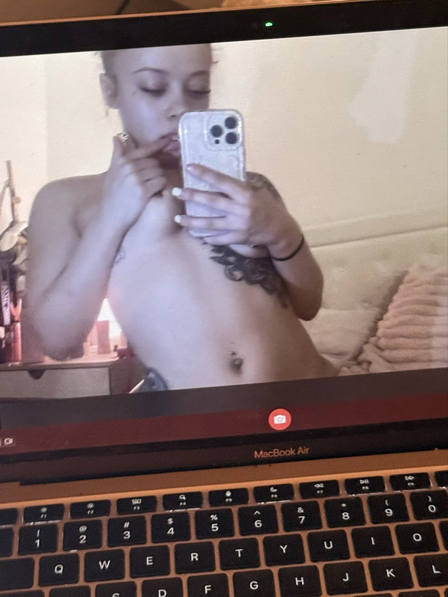 Log in.. I might be waiting for you 🤫🩷 #newpostalert 

onlyfans.com/2332141170/cic…