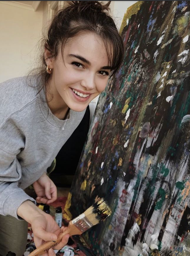 Cuenta Regresiva para nuestra hermosa Hafsanur, solo 9 dias para su cumpleaños!!!

RECIBAMOS SU CUMPLE CON MUCHAS FOTOS DE ELLA 💃🥳🥳 YA EMPECEMOS CON SU FESTEJO.

⚠️ No olvides su etiqueta ⚠️

#HafsanurSancaktutan 💫💫💫