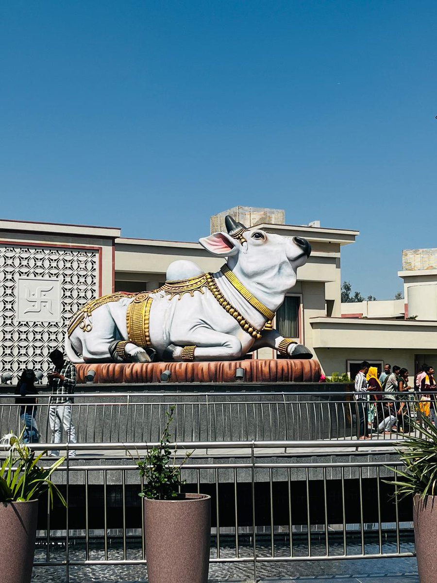VivekKumar7174's tweet photo. समझदार इतना हूँ की हर झूठ पकड़ लेता हूँ,
.
.
और बेवकूफ इतना की फिर यकीन कर  लेता हूँ... !!
#अनजान_शायर💔👈 https://t.co/y7clFiPFEV