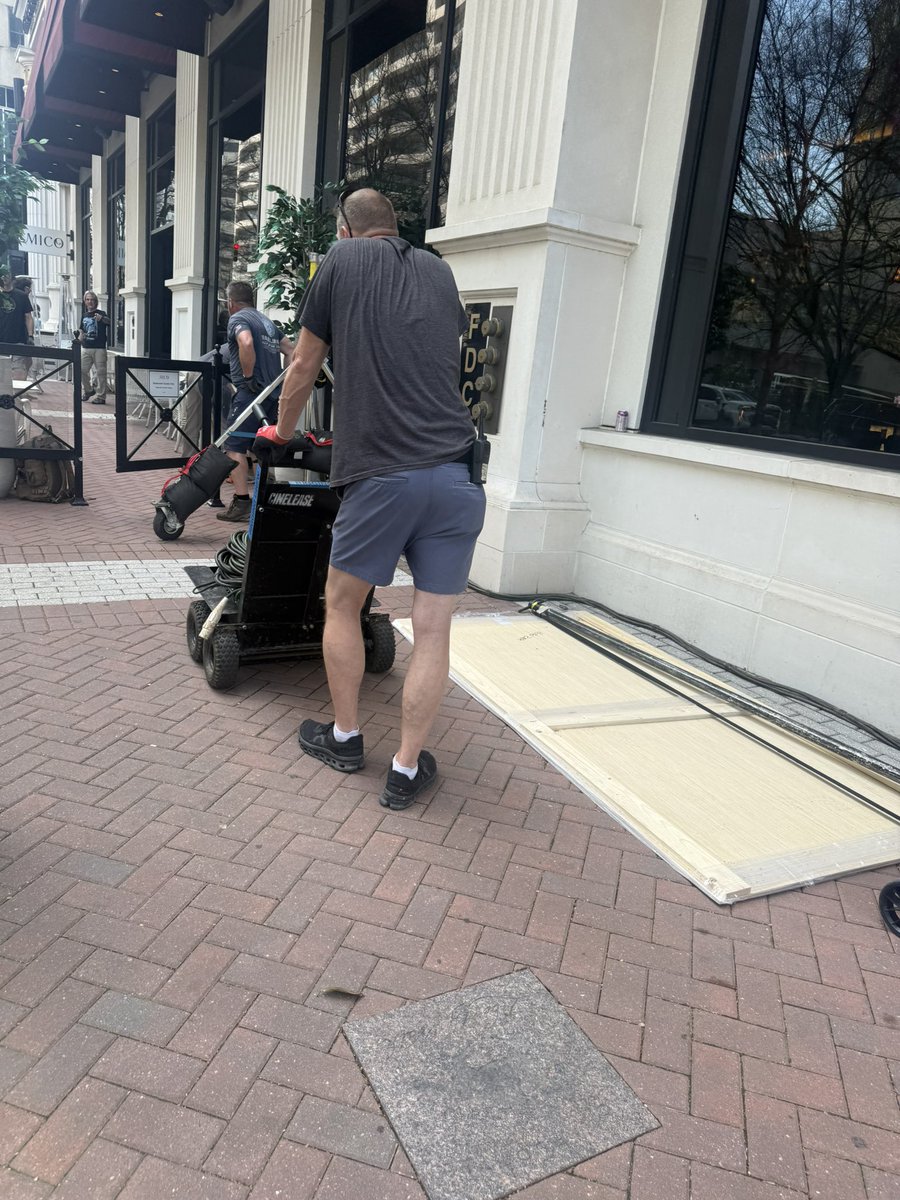 Charlotte Paparazzi tweet media