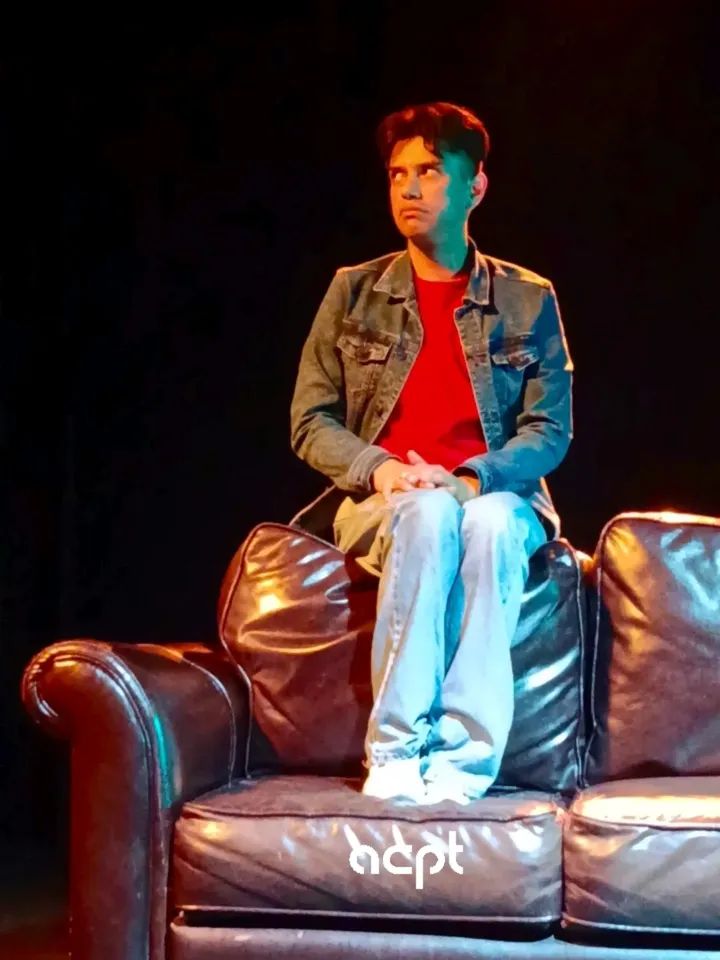 LOSACPTMX's tweet photo. #ACPT 

EL HOMBRE VENENO de Amaranta Leyva 
Alternan en escena: César Alcázar y Yenizel Crespo

¿Te atreves a sentarte en ese sillón?

Teatro El Milagro del 26 de febrero al 22 de marzo
🕗 Jueves y viernes 8pm | Sábado 7pm | Domingo 6pm

#PRESENCIAACPT #PREMIOSACPT https://t.co/x5K7PeWX2B