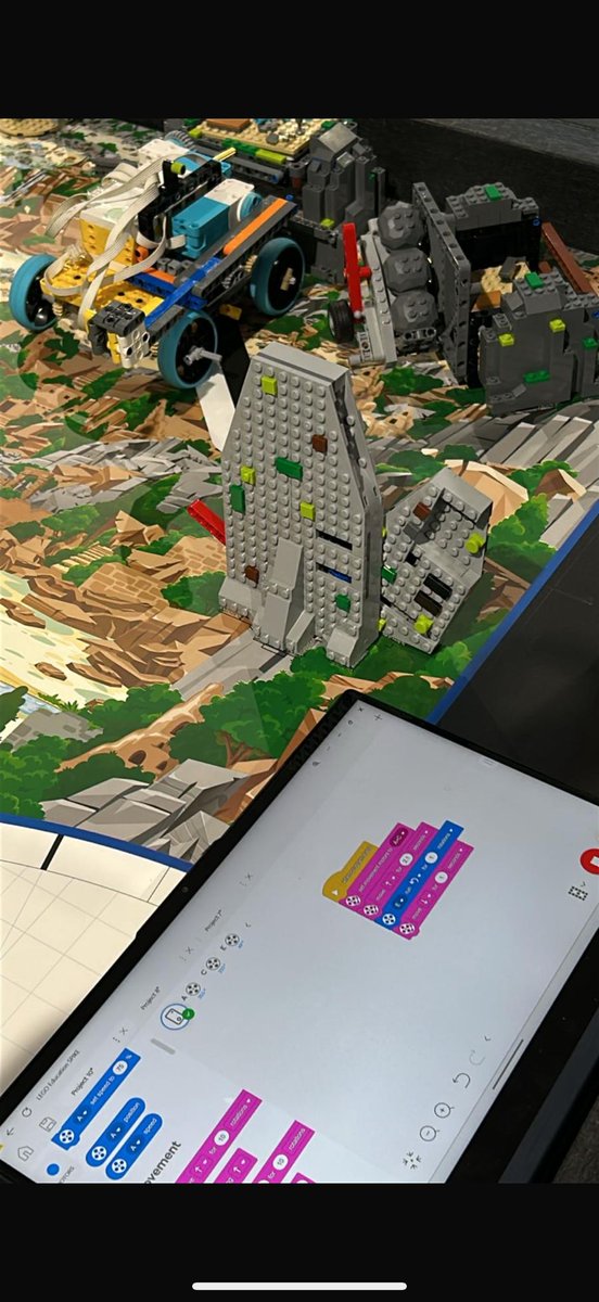 tauheedulboys's tweet photo. Our students took part in the Regional FIRST LEGO League competition, designing and programming their LEGO robot to complete challenges on the competition board. 🤖 

A brilliant experience in engineering, teamwork and problem solving! #FIRSTLEGOLeague
#WeAreSTAR #Ambition https://t.co/ologagWTFl