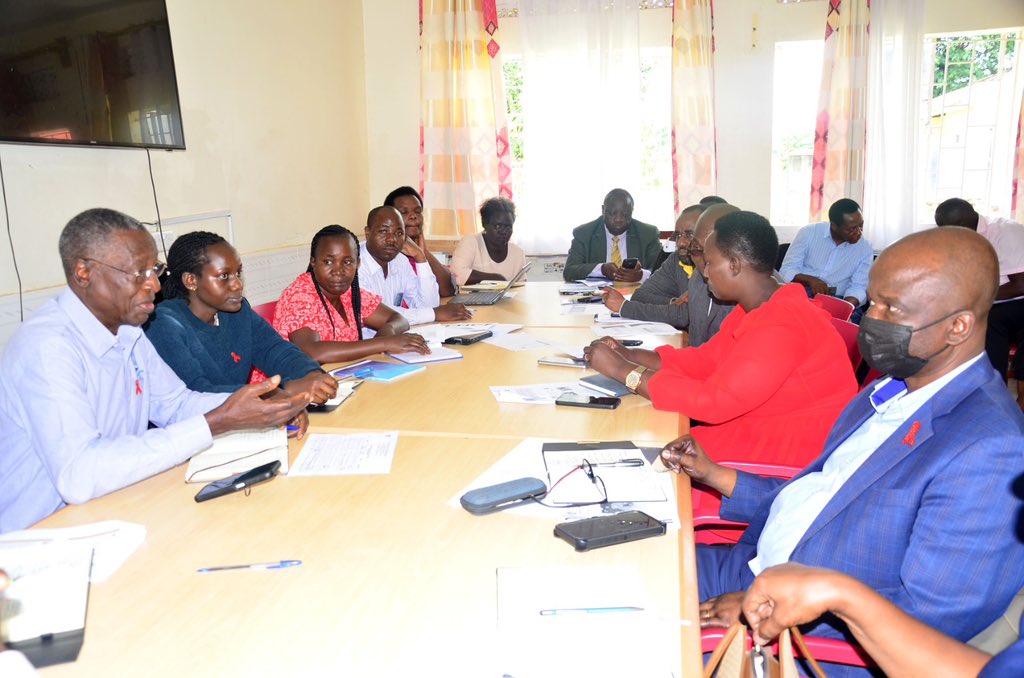 aidscommission's tweet photo. The UAC team led by the Board Chairperson, Canon Dr. Ruth Senyonyi, and accompanied by the UAC Director General, Dr. Nelson Musoba in a meeting with the Kiruhura district officials today.

RDC Kiruhura George Bakunda chairing the oversight meeting with Board and all the members of the DAC, the team pledged to fully operate the HIV mainstreaming and addressing all the risk factors fueling HIV in the district.

#EndAIDS2030Ug