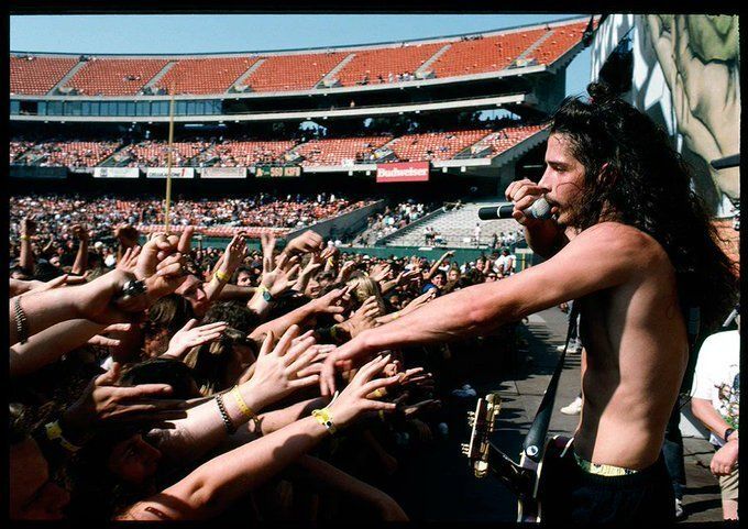 Classic Rock In Pics tweet media