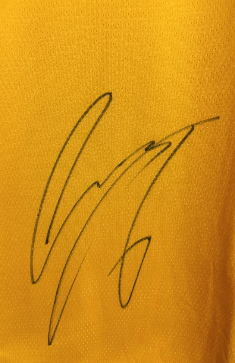 10721H's tweet photo. こういう類のものには一生縁がないと思ってたからチャレンジタイムの当選だけでもびっくりしたのに、まさかのまさかの...まこユニ🫶🏻😭😭

接戦試合にも見事勝って
忘れられない素敵な思い出になりました💕

一生の宝物🤩
改めてありがとうございました🙈✨

#utsunomiyabrex https://t.co/oOomqauGCa